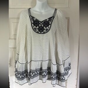 NWOT Max Studio Embroidered Boho, Flowy, Off White Top. Size Medium